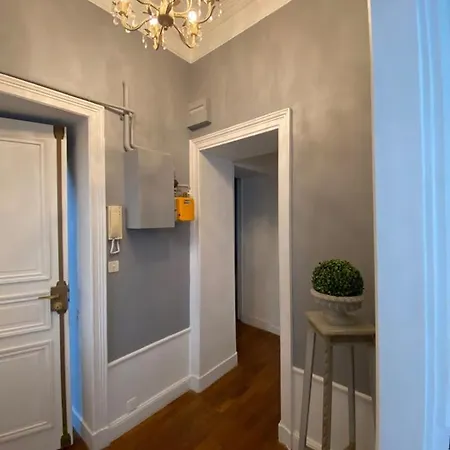 With Balcony In The Heart Of Nantes! Appartamento Nantes