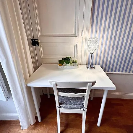 Daire With Balcony In The Heart Of Nantes!