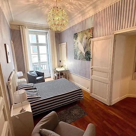 With Balcony In The Heart Of Nantes! Apartment Nantes