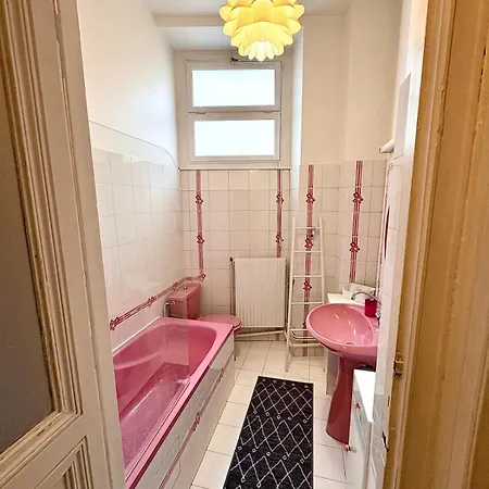 Bright With A Private Balcony Daire