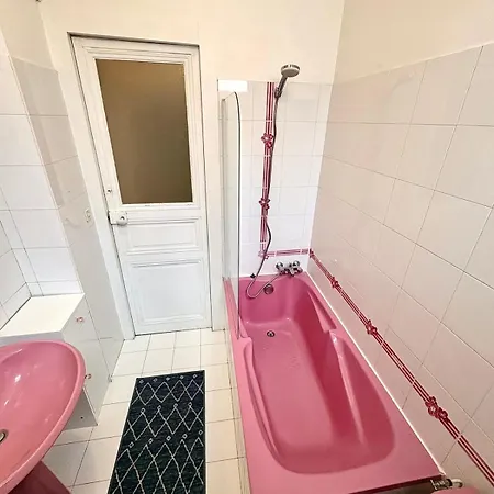 Bright With A Private Balcony * Nantes