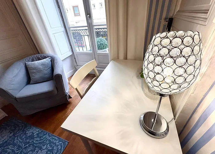 Apartment With Balcony In The Heart Of Nantes!