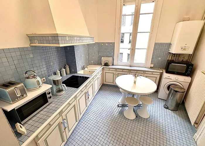 With Balcony In The Heart Of Nantes! * Nantes